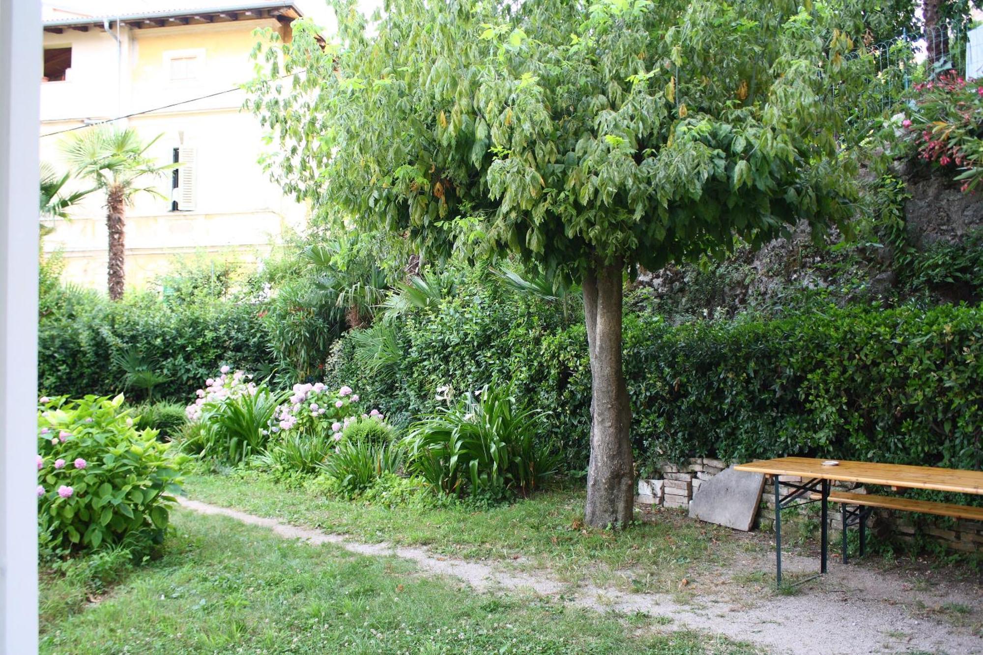 Apartments Rezine Laurana Esterno foto
